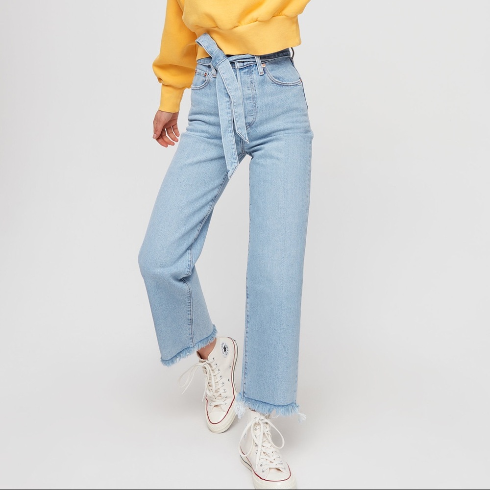 Levi Ribcage Straight Size 26 w/ Belt